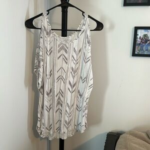 XL Shoulder cut out t shirt